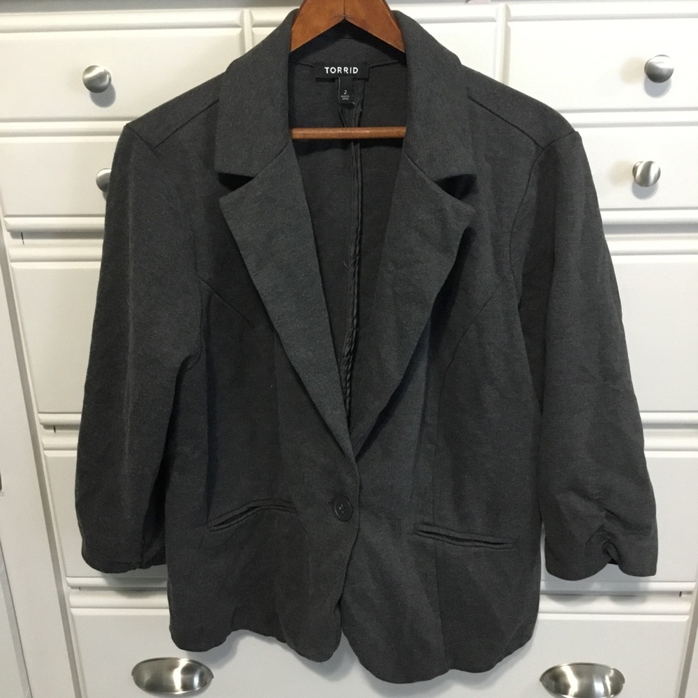 Torrid Size 2 Gray Blazer 3/4 Ruched Sleeve size2X